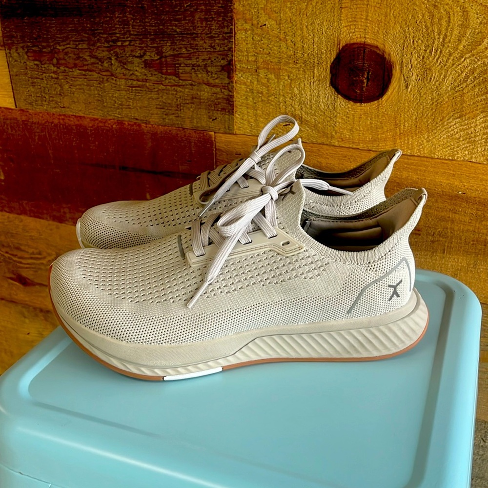 Flux running shoes size 7.5